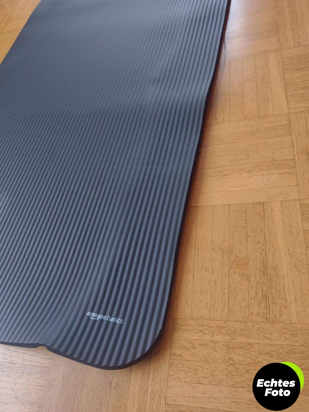 amazon-basics-yogamatte-1-extra-dick-schwarz-foto-2
