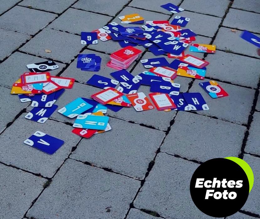 crack-list-spiel-2023-lustiges-kartenspiel-familien-partyspiele-foto-1
