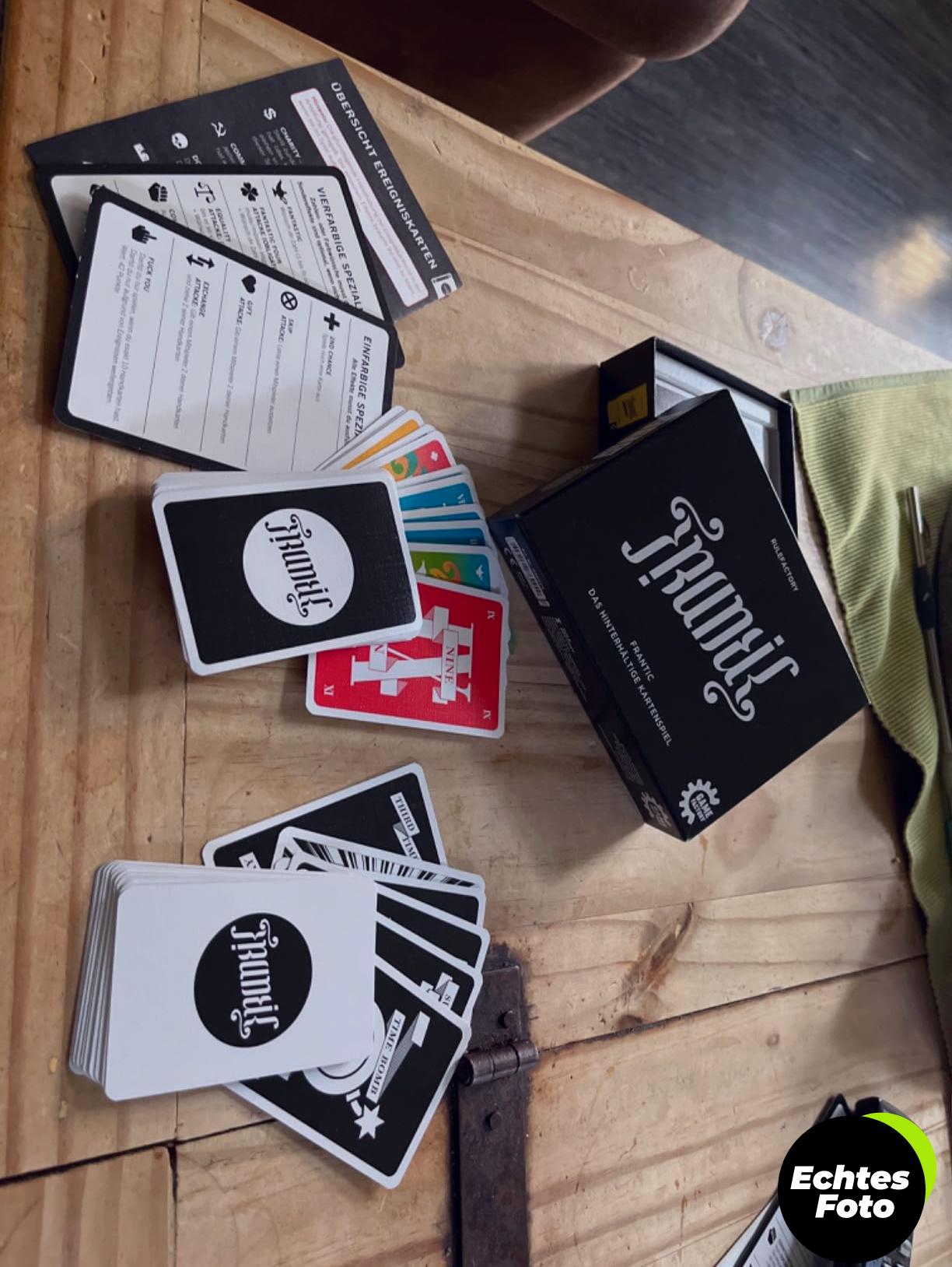 game-factory-646224-frantic-kartenspiel-foto-3