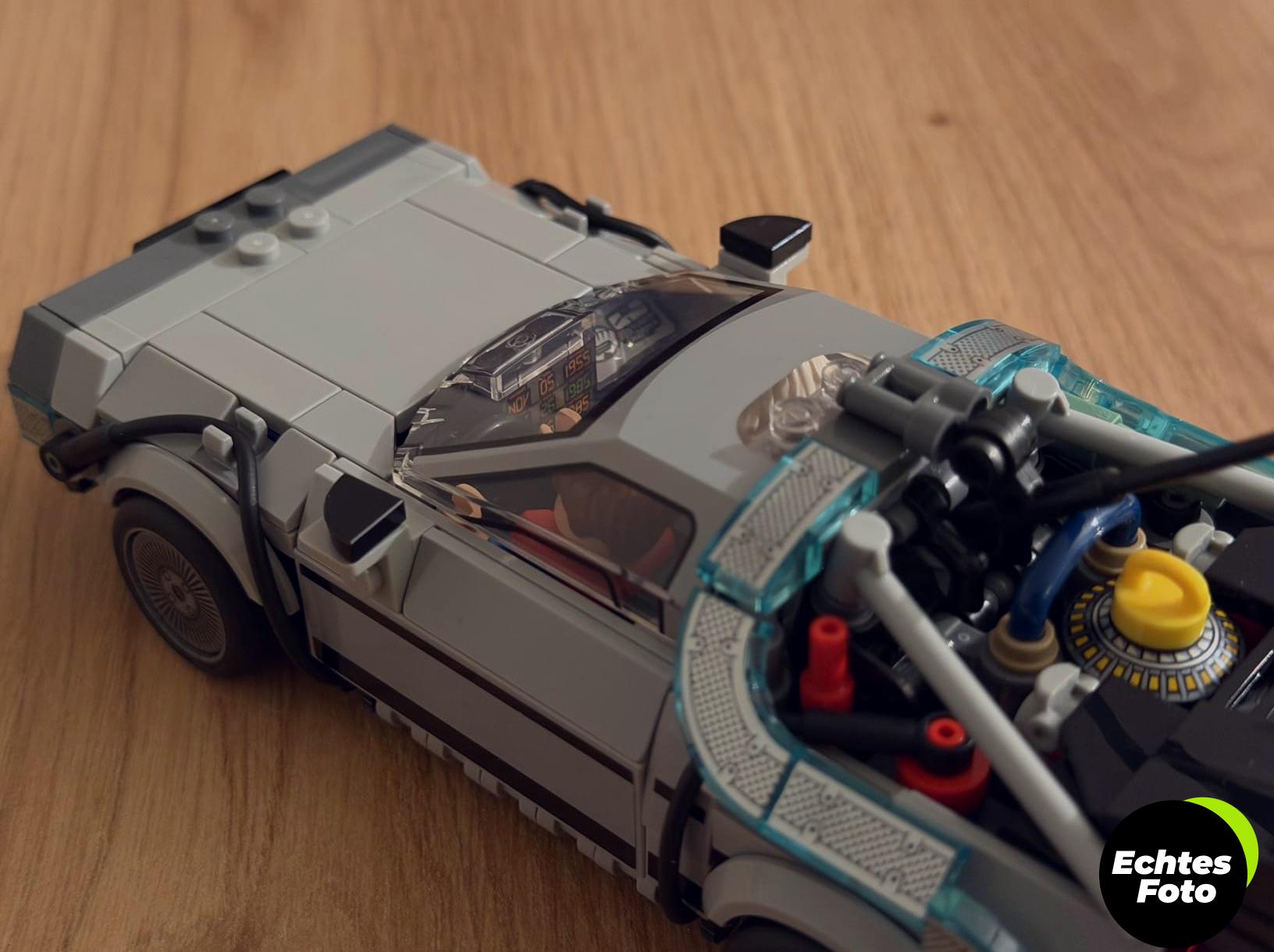 lego-speed-champions-zeitmaschine-77256-foto-1