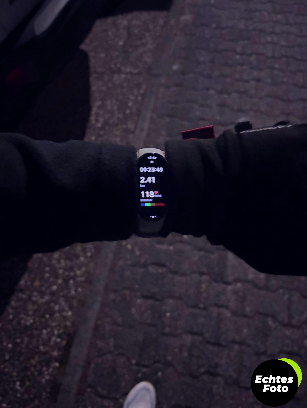 xiaomi-smart-band-10-fitness-tracker-amazon-foto-2